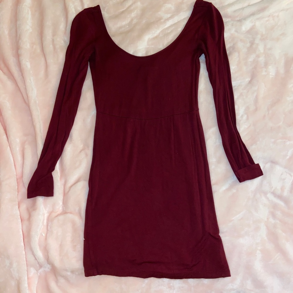 Body con scoop neck burgundy dress